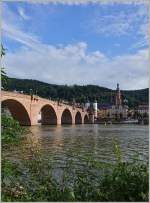 Die alte Brücke von Heidelberg im Licht der Abendsonne.
(18.08.2014)