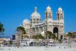 Die Kathedrale von Marseille (Cathédrale Sainte-Marie-Majeure de Marseille, meist Cathédrale de la Major) am 26.05.2015.

Die Kathedrale die Bischofskirche der römisch-katholischen Erzdiözese Marseille. Das ab 1852 erbaute monumentale neoromanisch-byzantinische Gotteshaus steht am Westrand der Altstadt oberhalb des Quai de la Joliette. Entworfen wurde es von Léon Vaudoyer und Henri-Jacques Espérandieu. Bei seiner Vollendung 1896 erhielt es den Titel einer Basilica minor.
