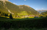 Blick aus einem RhB-Zug am 06.09.2021 auf Bergün/Bravuogn ein Dorf in schweizerischen Kanton Graubünden.