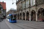 . Stra�enbahntriebwagen GT8N am Bremer Rathaus. 22.08.2012 (Matthias)