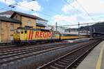 RegioJet 162 112 schiebt ein Garnitur nach Cheb ins bahnhof von Usti nad Labem hl.n.