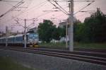 Eine Kn�delpresse   371 201-5  Gottlieb  passiert Radebeul Ost mit einem kurzen Schnellzug.