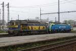 Töchter schleppt Mutter: AWT (Töchter von PKP Cargo) 753 733 schleppt am 4 Juni 2016 ein PKP 189/ES64 F4/170 durch Ostrava hl.n.