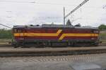 CD 754 043 steht am trüben Mitag von 28 Mai 2025 mit Quasi-Retrolackierung in Jihlava.