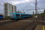 Auf der Fhart in Richtung Praha-Hostivař verl�sst 845 307 am 23.04.24 Praha-Libeň.