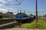 362 167 rollt mit R 979 nach Brno-Kr�lovo Pole an den Bahnsteig in Sm�chov.