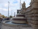(198'856) - Brunnen beim Nationalmuseum am 20.