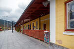 Der schöne Bahnhof Bečov nad Teplou (Petschau) der Bahnstrecke Mariánské Lázně–Karlovy Vary (Marienbad–Karlsbad) – SŽDC 149 und Anfangs- bzw.