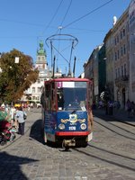 LKP (Львівське комунальне підприємство) LET (Lviv Elektro Trans) TW 1176 Tatra KT4D Baujahr 1987 ex EVAG Erfurt Fahrzeug 521. Rynok Platz  Lviv 28-08-2016.