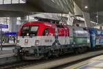 Ungarische Lok 0470 007-0, steht mit ihrem Zug im Hauptbahnhof von Wien. 04.05.2026