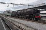 Am 17 Mai, um 14;01 verlast 241A65 von Damflok Depot Full der Bahnhof von Solothurn mit ein Extrazug.