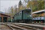 Der CGTE Strassenbahn Gepäcktriebwagen  Fe 4/4 151 mit Beiwagen steht in Chamby zur Abfahrt bereit.