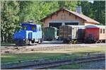 Ein Blick ins Areal der  CTVJ (Compagnie du Train à Vapeur de la Vallée de Joux) mit dem Tem II 221 N° 288 (97 85 1221 288-4, der  Spitzmaus  Tm I 102 (98 85 5230 320-4) in ungewohntem