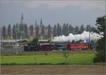 Uferdampffahrten mit Aushilfskraft 23 058.

Hier wird noch auch Kreuzlingen raus kräftig beschleunigt Richtung Tägerwilen-Gottlieben. Im Hintergrund das Münster Konstanz. Tägerwilen, September 2021.