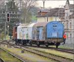 transport-de-wagons-sulgen-payerne-2014-rangieren/333348/rangierarbeiten-von-tem-i-goofy-mit Rangierarbeiten von Tem I (Goofy) mit zwei Güterwägen, die an den Swisstrainzug angehängt werden sollen. Vorne der blaue Interfrigo Ibbghps. Sulgen, April 2014.