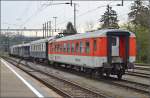 transport-de-wagons-sulgen-payerne-2014-rangieren/333352/ehemaliger-speisewagen-der-sbb-wr-50 Ehemaliger Speisewagen der SBB (WR 50 85 88 - 33 502 - 8) im Swisstrainzug in Sulgen. April 2014.