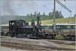 In Sumiswald findet der traditionelle Gotthelf-Märit statt und für diesen Markt fährt die  Emmentalbahn  auf der Strecke Sumiswald Grünen - Wasen i.E. einige Dampfzüge. Das Bild zeigt die E 3/3 853 des Vereins Dampf Bahn Bern beim Umfahren in Sumiswald Grünen. 

14. Juni 2025