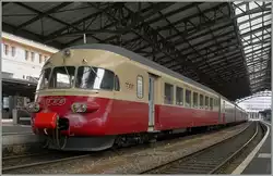 Der SBB TEE RAe auf einer Sonderfahrt in Lausanne weckt Erinnerungen an den TEE 