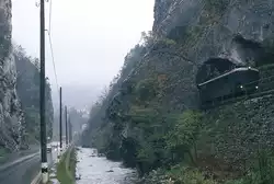 Viel enger als an dieser Stelle in der Klus zwischen Choindez und Moutier geht es wohl kaum.