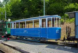 Der zweiachsige Straßenbahn-Beiwagen C 57, ex VMCV C 57, ex BVB C 57 am 19.05.2018 auf dem Museums-Areal der Museumsbahn Blonay-Chamby.