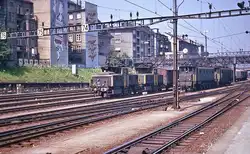 Ee 932 (Ee 3/3 II): Die Zweisystemlok (Wechselstrom SNCF 25 kV 50 Hz / SBB 15 kV 16,7 Hz) der SNCF f�r den Ueberfuhrdienst SNCF/SBB im Raum Basel.