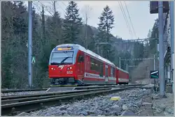Der CJ Be 4/4 652 mit dem ABt 712 sind als R36 von Glovelier nach La Chaux de Fonds unterwegs und wenden im Spitzkehrbahnhof La Combe Tabeillon.