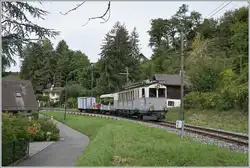 Les chemins de fer disparus - Die verschwundenen Bahnen (LLB 1915 - 1967) Der Leuk Leukerbad Bahn (LLB) Triebwagen mit der Anschrift ABFe 2/4 N° 10 der Blonay Chamby Bahn ist mit passenden Wagen
