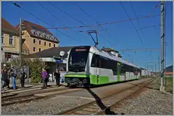 Es ist 13:16 in La Sagne; der ABe 4/8 N° 9 von Les Ponts de Martel nach La Chaux de Fonds ist angekommen und in wenigen Augenblicken gibt es hier interessantes zu beobachten...