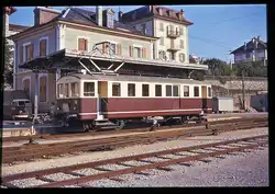 Alte Fahrzeuge auf der Orbe - Chavornay - Bahn: Triebwagen 13 von 1920.