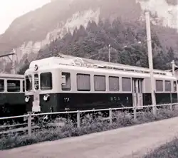 Noch ein leider nicht sehr scharfes Bild des soeben abgelieferten Triebwagens ABeh4/4 304 der Berner OberlandBahn BOB in Zweil�tschinen, 20.Juni 1965 