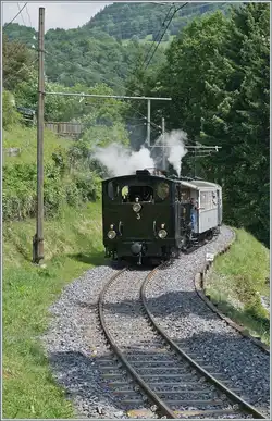 Dieses Jahr fällt mein Beitrag zum  Festival Suisse de la vapeur (Schweizer Dampffestival 2025) arbeitsbedingt etwas weniger üppig aus: Die BFD HG 3/4 N° 3 ist mit ihrem Dampfzug kurz