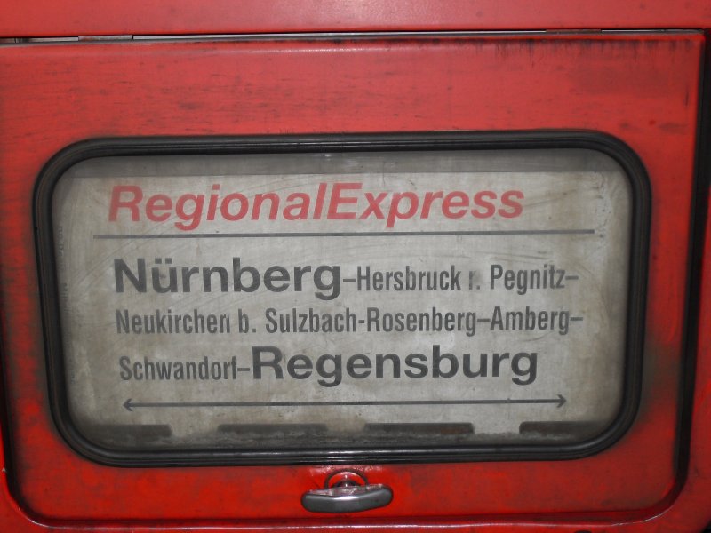 Zugzielanzeiger des RE 3566