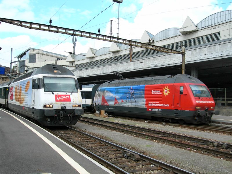 Zwei auf einen Streich: 460 012 Kambly und 460 078-9  mySwitzerland.com in Lausanne im Mai 2006